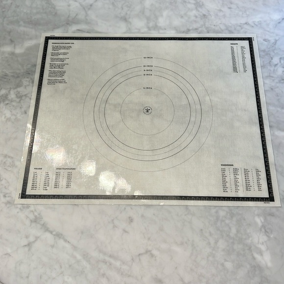 William Sonoma pastry baking silicone mat. Used once. Kitchen cheat sheet. - Picture 1 of 7